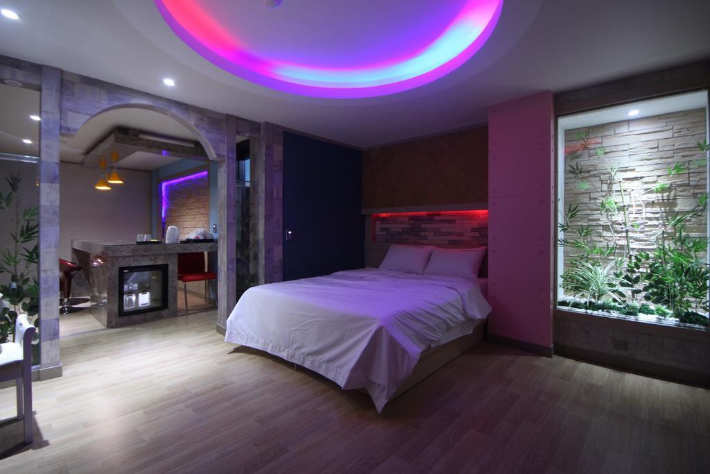Pohang Wow Motel Zimmer foto